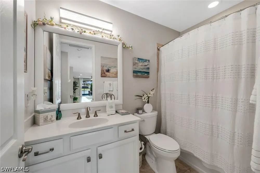 Edgewater Circle Naples, FL 34114