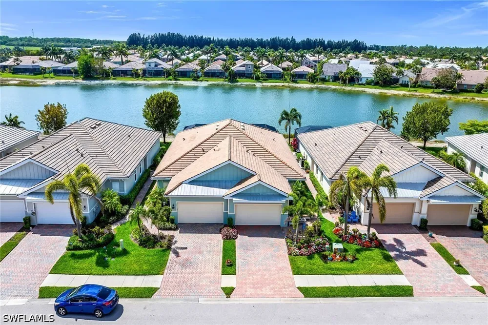 Edgewater Circle Naples, FL 34114