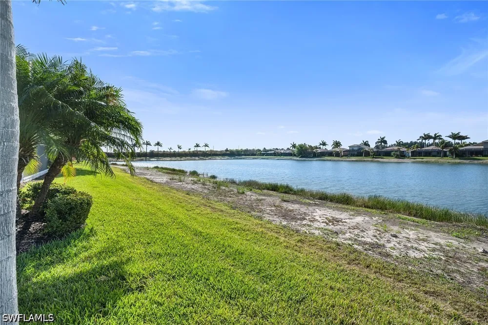 Edgewater Circle Naples, FL 34114