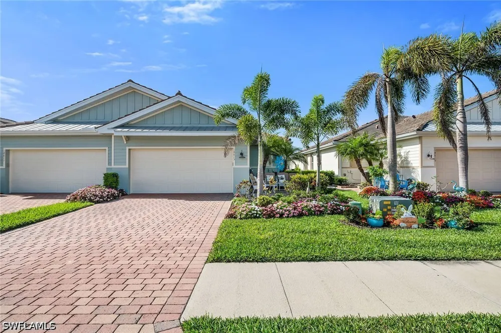 Edgewater Circle Naples, FL 34114