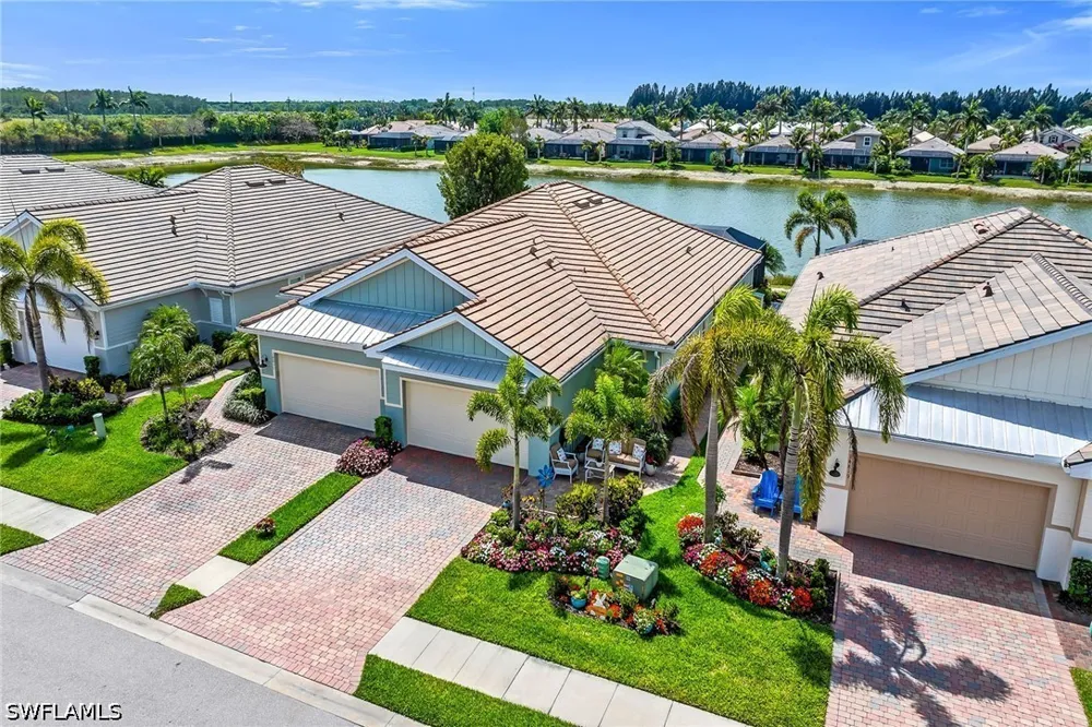 Edgewater Circle Naples, FL 34114