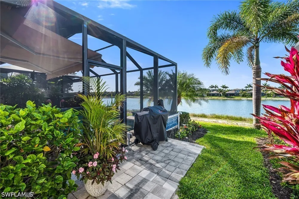 Edgewater Circle Naples, FL 34114