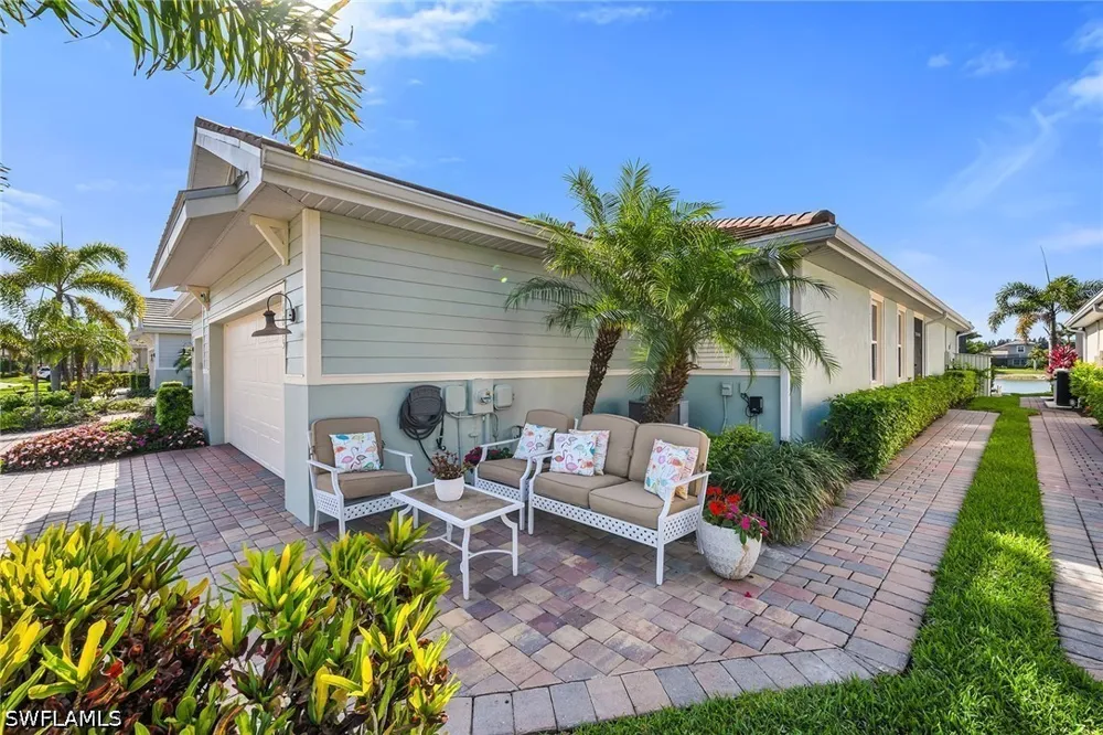 Edgewater Circle Naples, FL 34114
