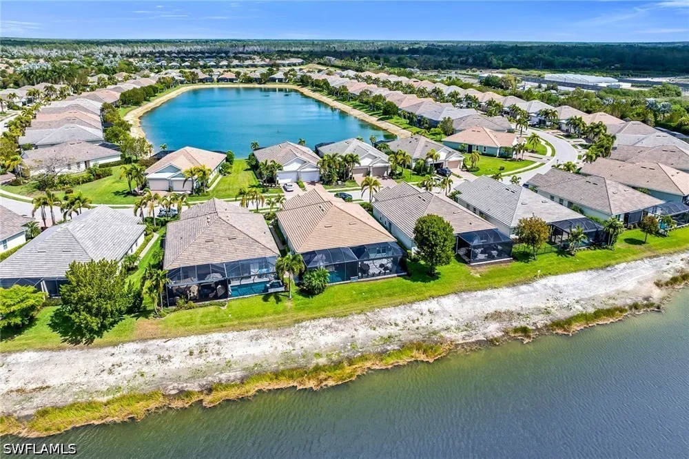 Edgewater Circle Naples, FL 34114