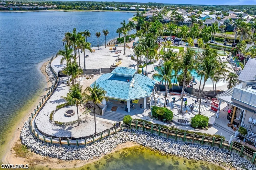 Edgewater Circle Naples, FL 34114