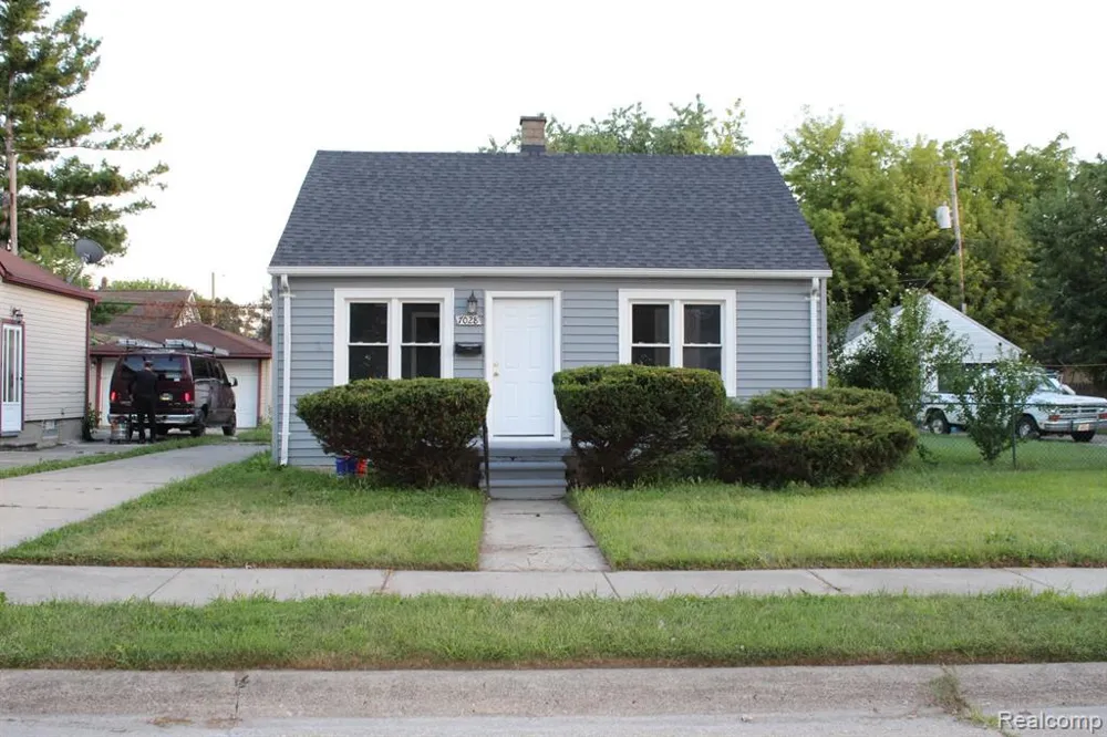 7028 Yacht Avenue Warren, MI 48091