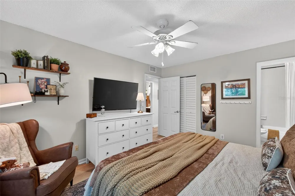 8039 GARDEN DRIVE #205 Seminole, FL 33777