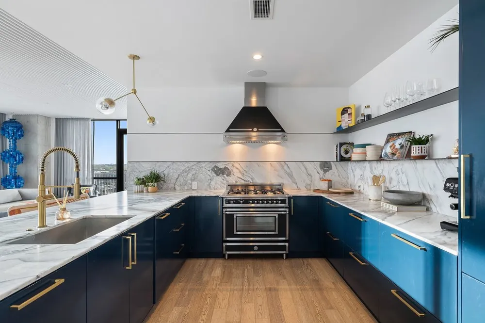 222 West Avenue #2301 Austin, TX 78701