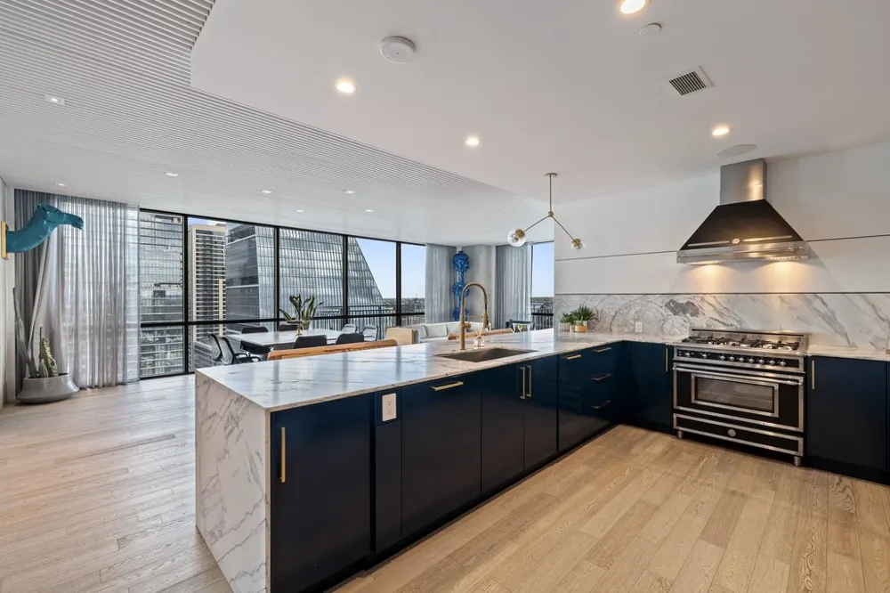 222 West Avenue #2301 Austin, TX 78701