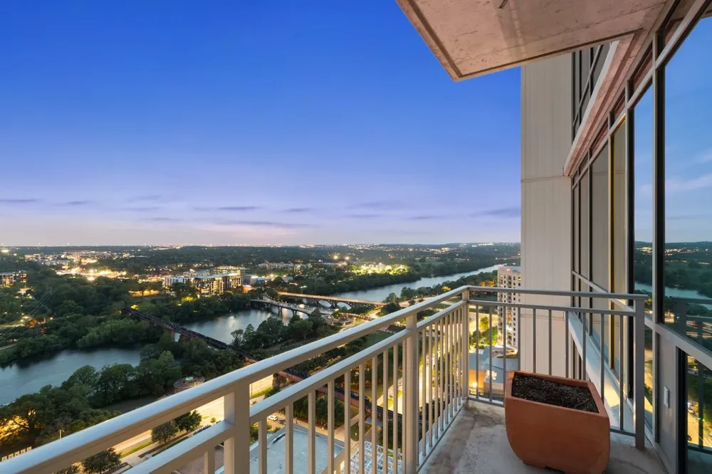 222 West Avenue #2301 Austin, TX 78701