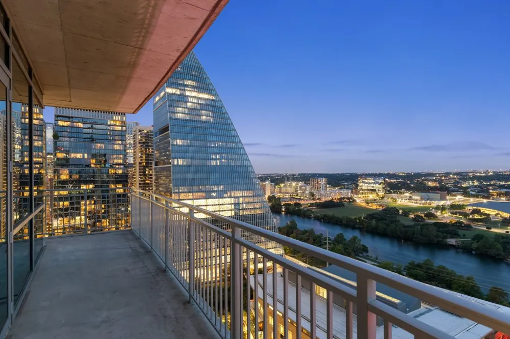 222 West Avenue #2301 Austin, TX 78701