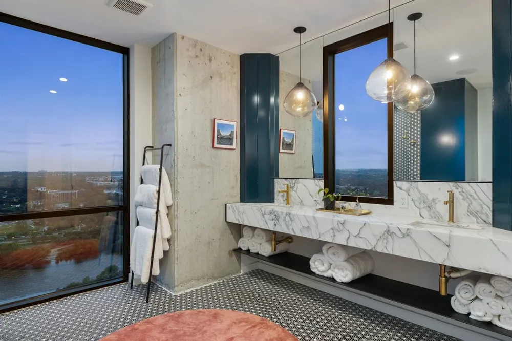 222 West Avenue #2301 Austin, TX 78701