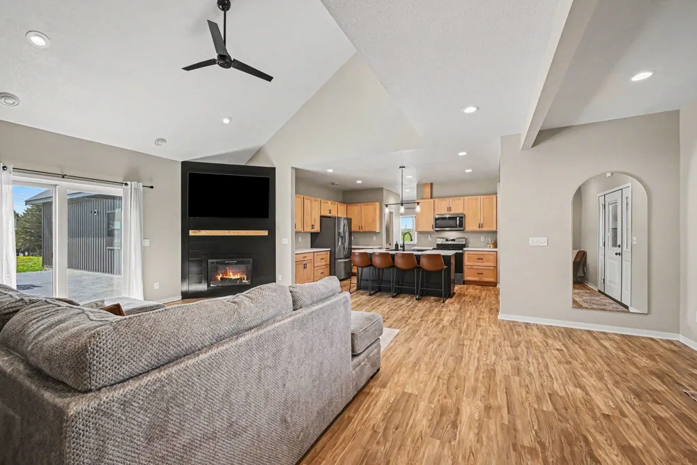 19347 Lake Volney Circle Le Center, MN 56057