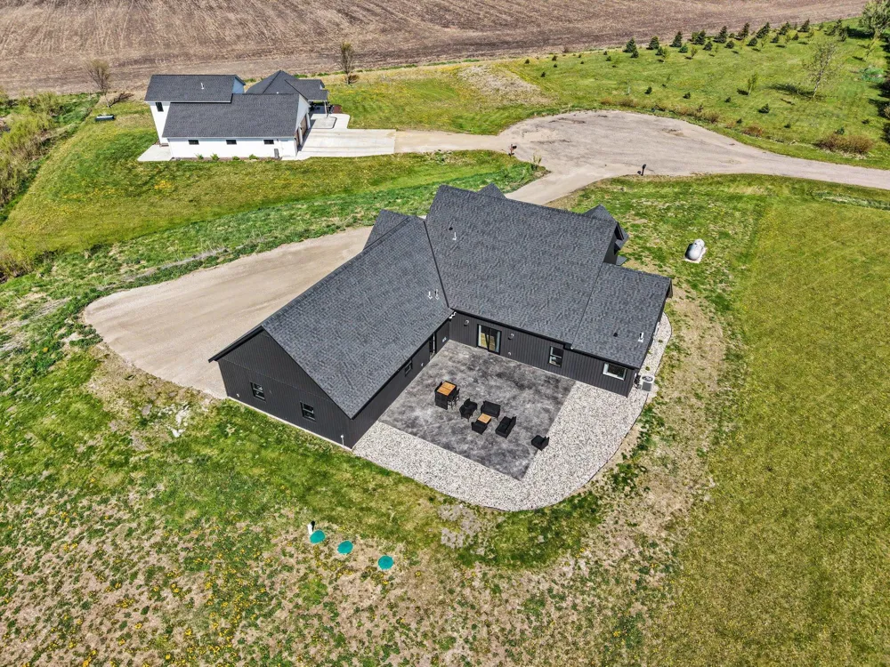 19347 Lake Volney Circle Le Center, MN 56057