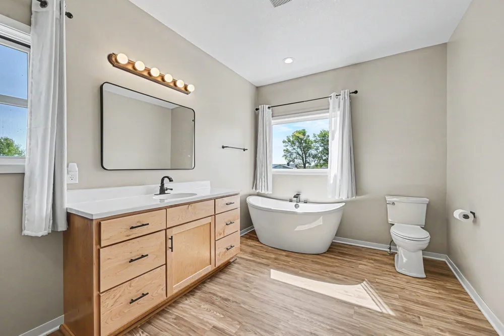 19347 Lake Volney Circle Le Center, MN 56057