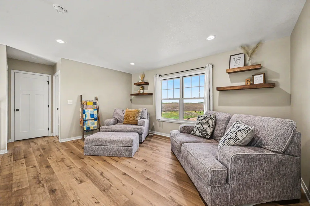 19347 Lake Volney Circle Le Center, MN 56057