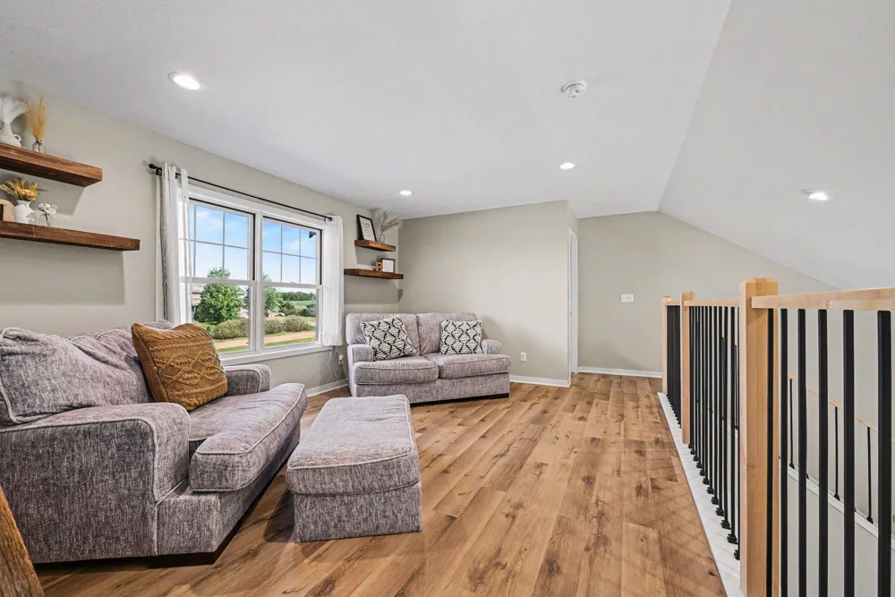 19347 Lake Volney Circle Le Center, MN 56057