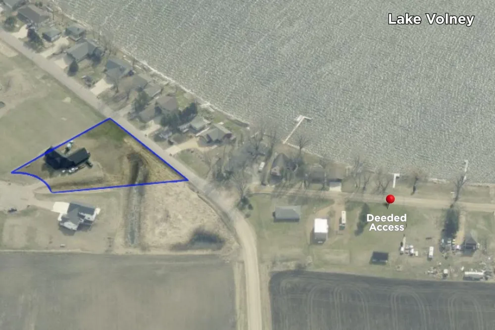 19347 Lake Volney Circle Le Center, MN 56057