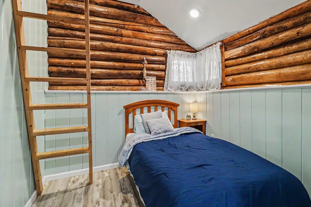 7075 Poplar Road Free Soil, MI 49411