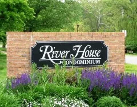 1209 Island Drive #204