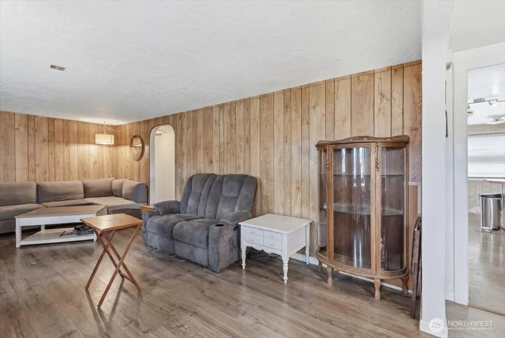 118 Coulee Boulevard Electric City, WA 99123