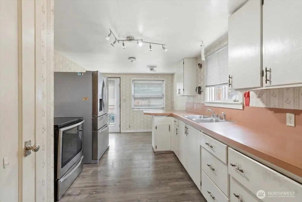 118 Coulee Boulevard Electric City, WA 99123