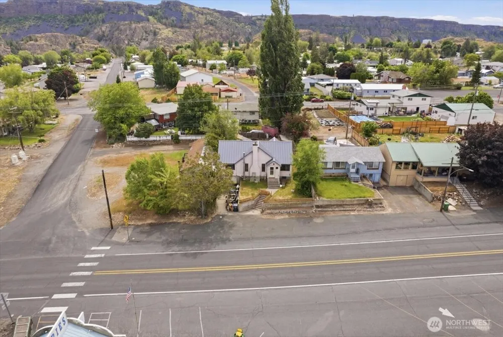 118 Coulee Boulevard Electric City, WA 99123