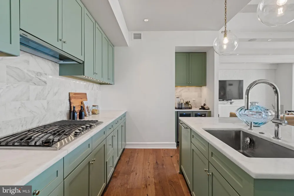 1414 S PENN SQUARE #29CDE Philadelphia, PA 19102