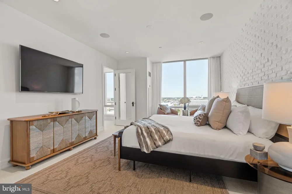 1414 S PENN SQUARE #29CDE Philadelphia, PA 19102
