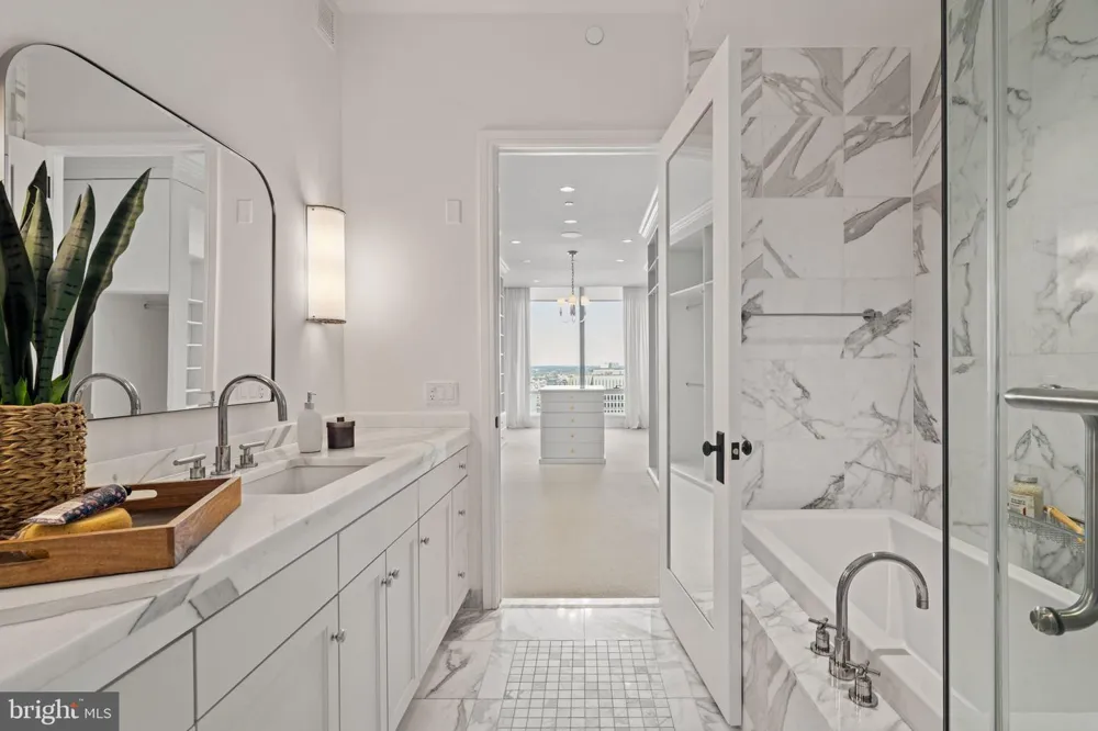 1414 S PENN SQUARE #29CDE Philadelphia, PA 19102