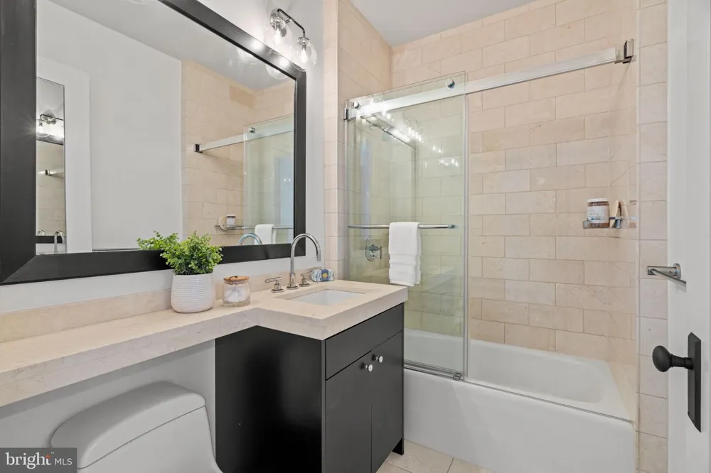 1414 S PENN SQUARE #29CDE Philadelphia, PA 19102