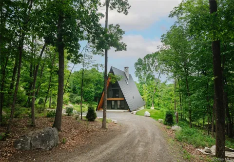 40 Black Hawk Trail