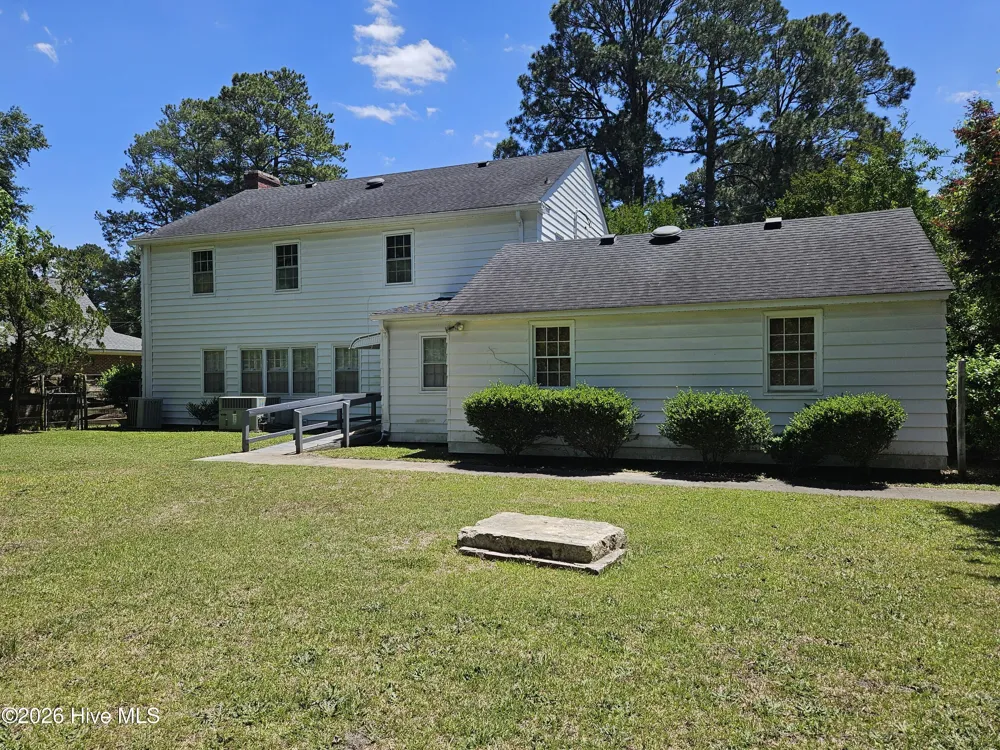 605 W Cutchin Street Clinton, NC 28328