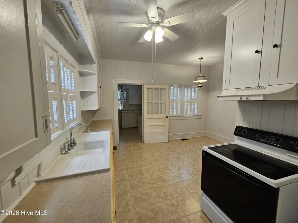 605 W Cutchin Street Clinton, NC 28328