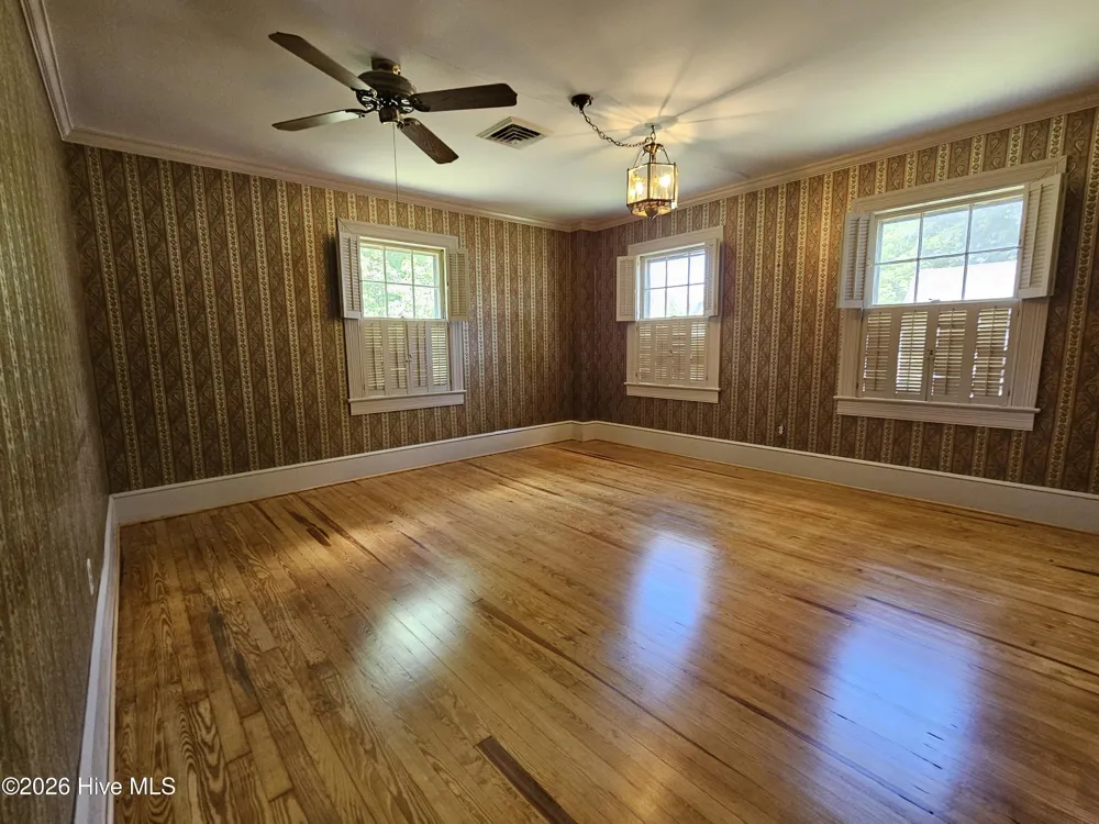 605 W Cutchin Street Clinton, NC 28328