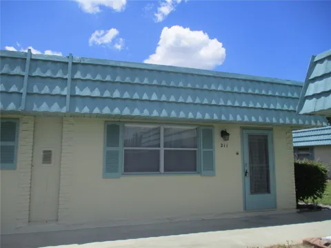 101 CAMBRIDGE TRAIL #211