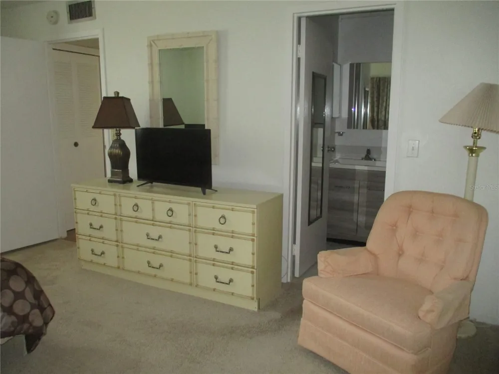 101 CAMBRIDGE TRAIL #211 Sun City Center, FL 33573