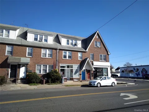 666 Willis Avenue