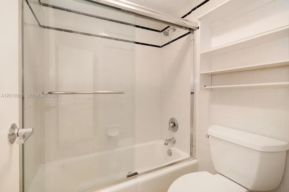 100 Lincoln Rd #330 Miami Beach, FL 33139