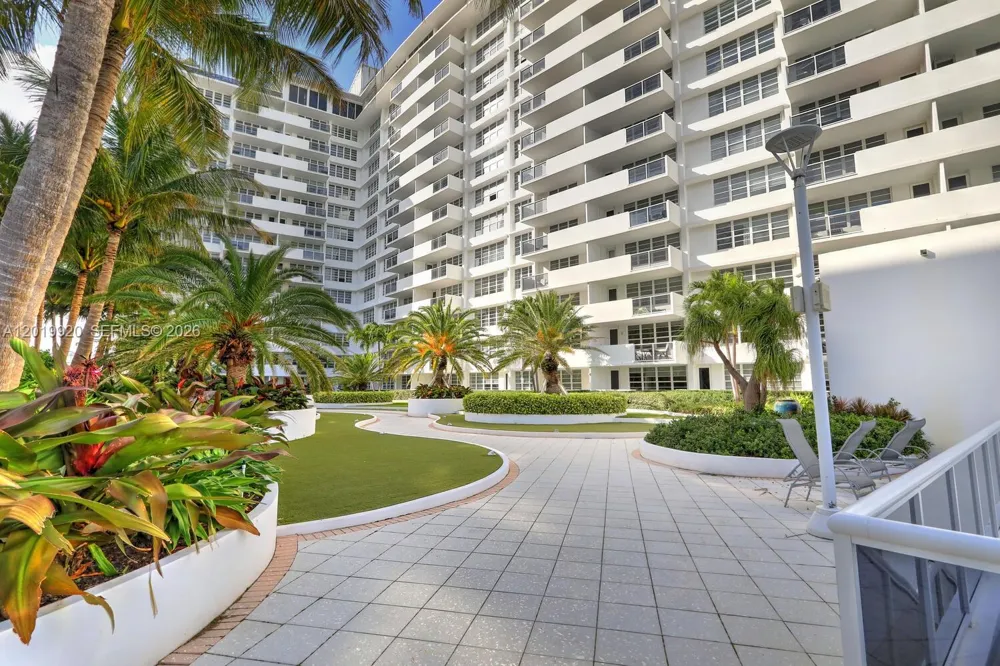 100 Lincoln Rd #330 Miami Beach, FL 33139