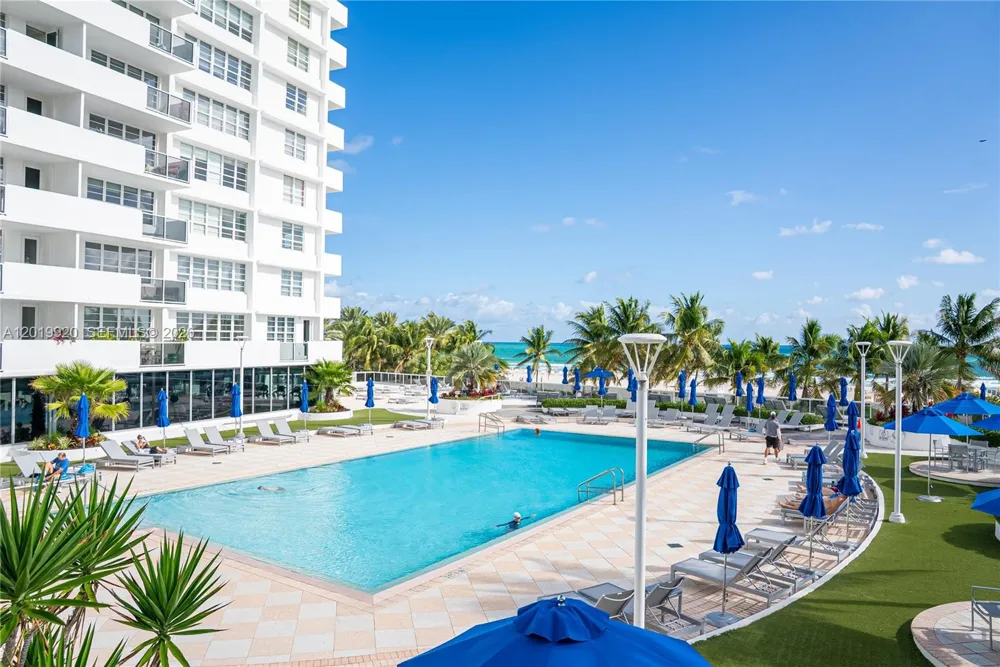 100 Lincoln Rd #330 Miami Beach, FL 33139