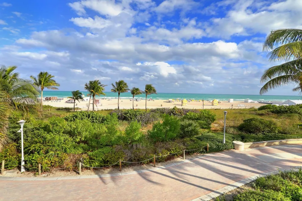 100 Lincoln Rd #330 Miami Beach, FL 33139