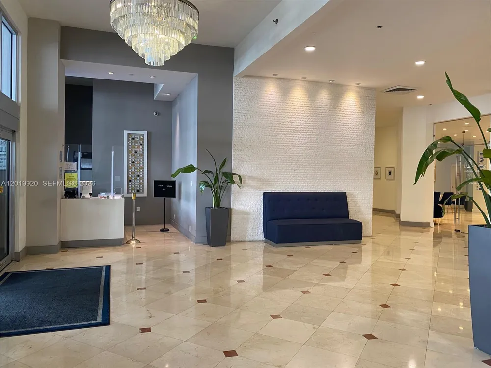 100 Lincoln Rd #330 Miami Beach, FL 33139