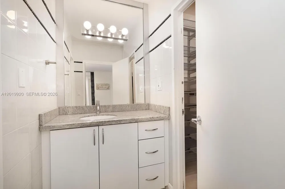 100 Lincoln Rd #330 Miami Beach, FL 33139