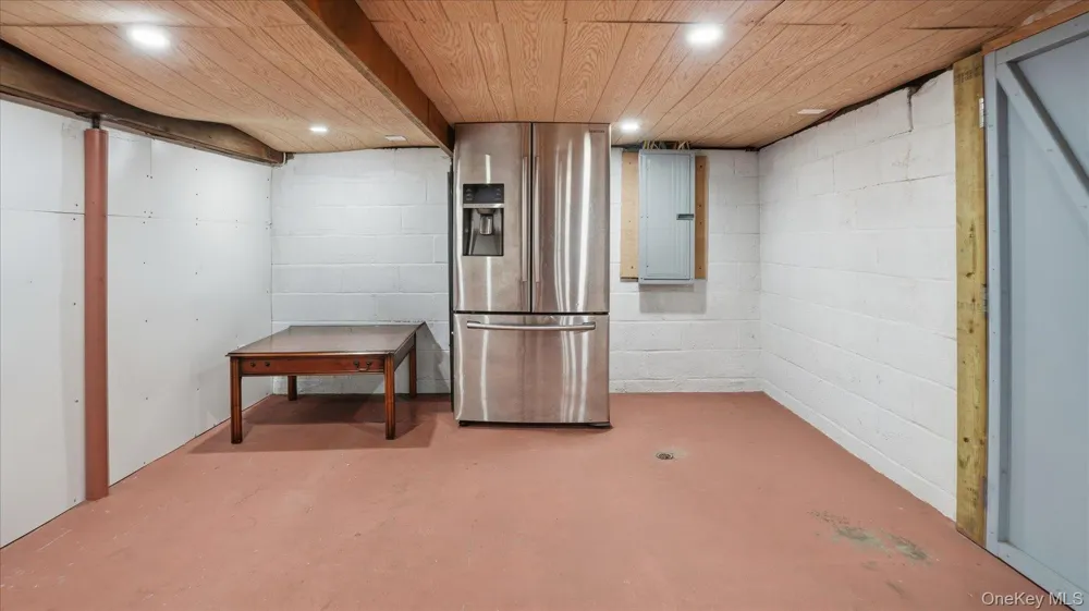 134 Washington Drive Mastic Beach, NY 11951