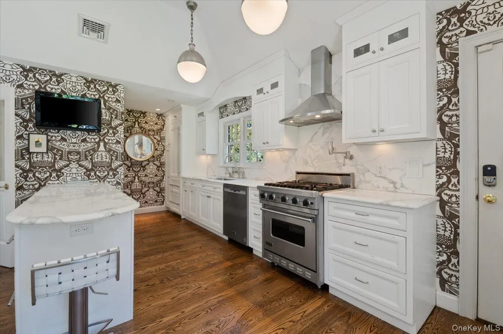 516 Centre Island Road Centre Island, NY 11771