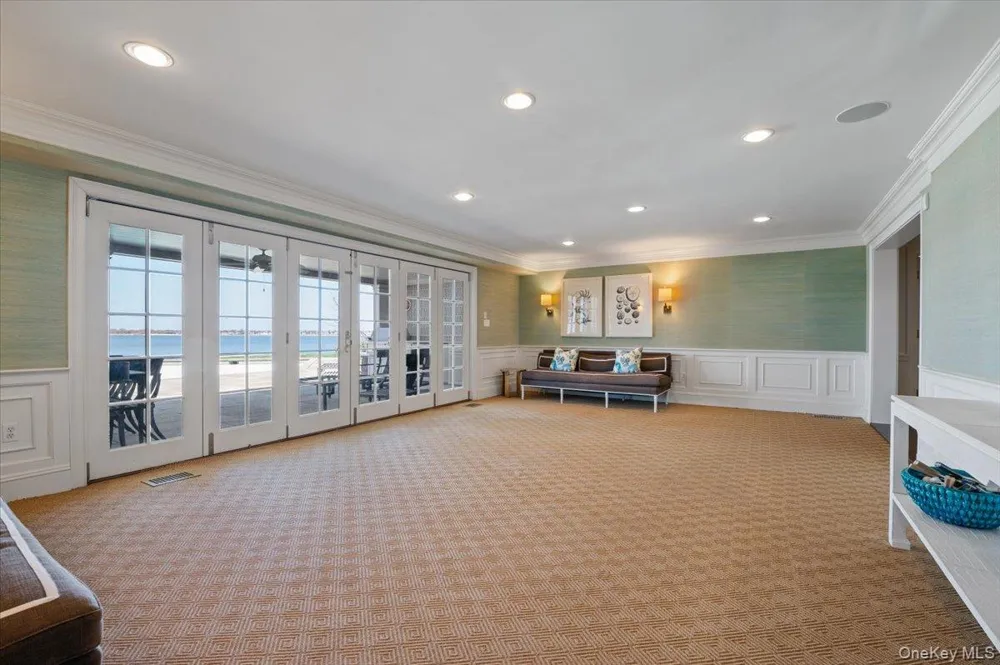 516 Centre Island Road Centre Island, NY 11771