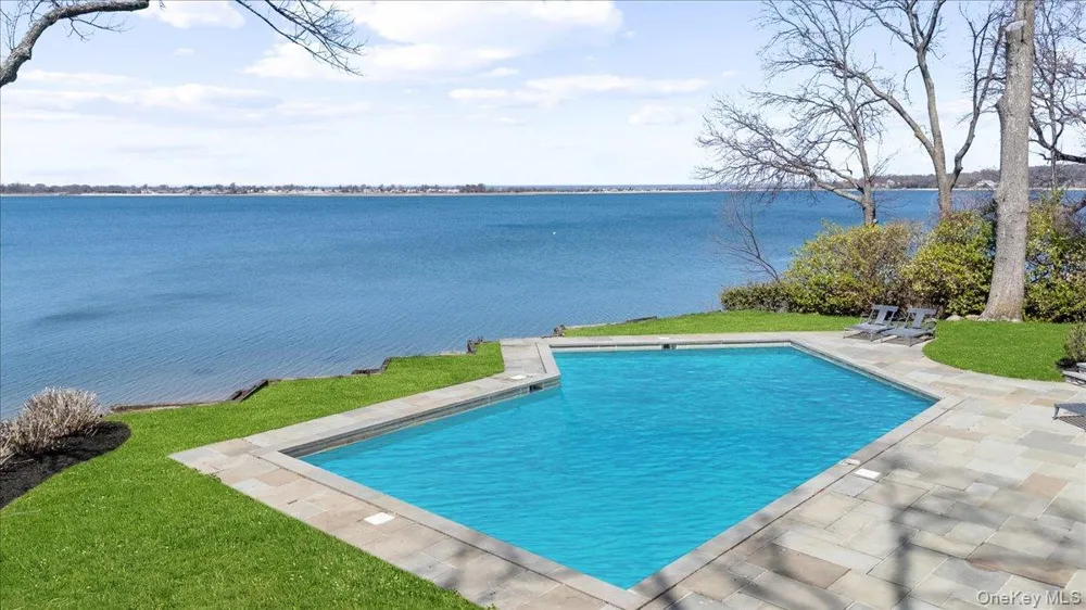 516 Centre Island Road Centre Island, NY 11771