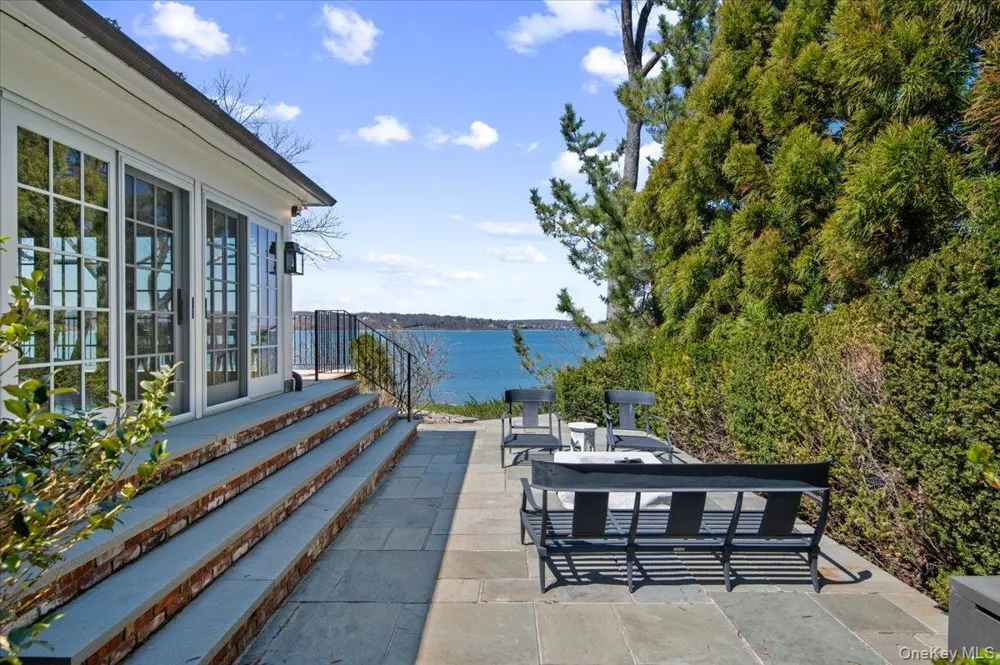 516 Centre Island Road Centre Island, NY 11771
