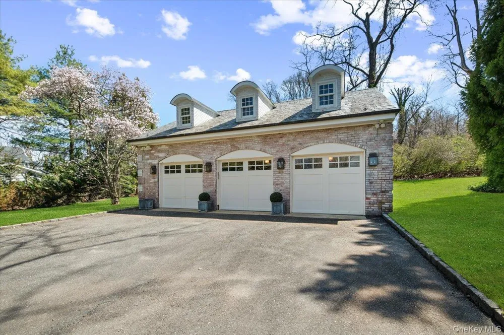 516 Centre Island Road Centre Island, NY 11771